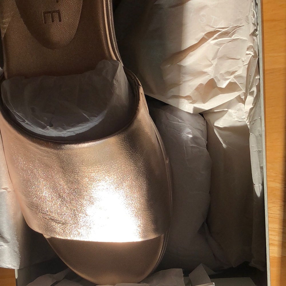 1. State Sandal